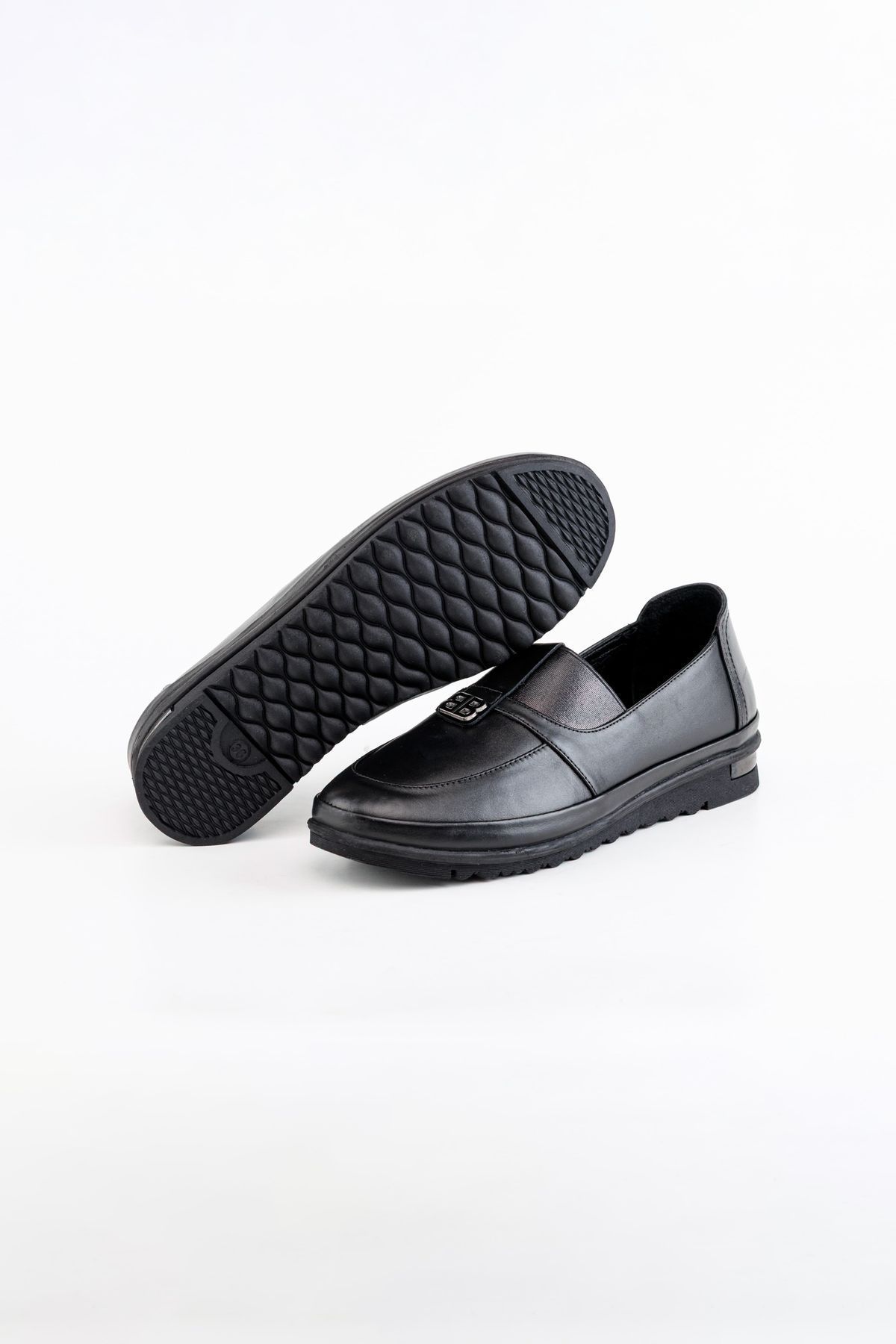 Туфлі жіночі чорні | Berrini фото в BOTAS